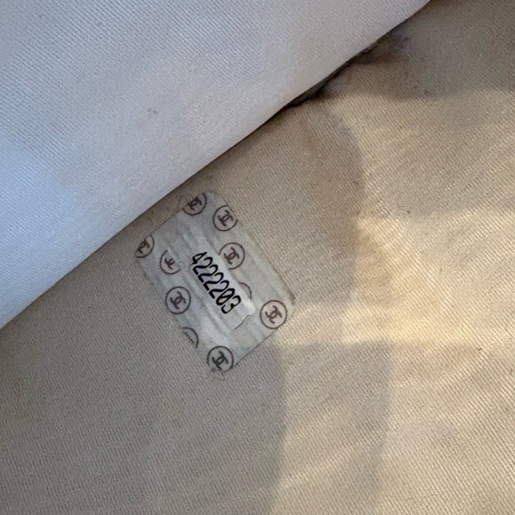 Chanel White Leather Wallet - Picture 12 of 16